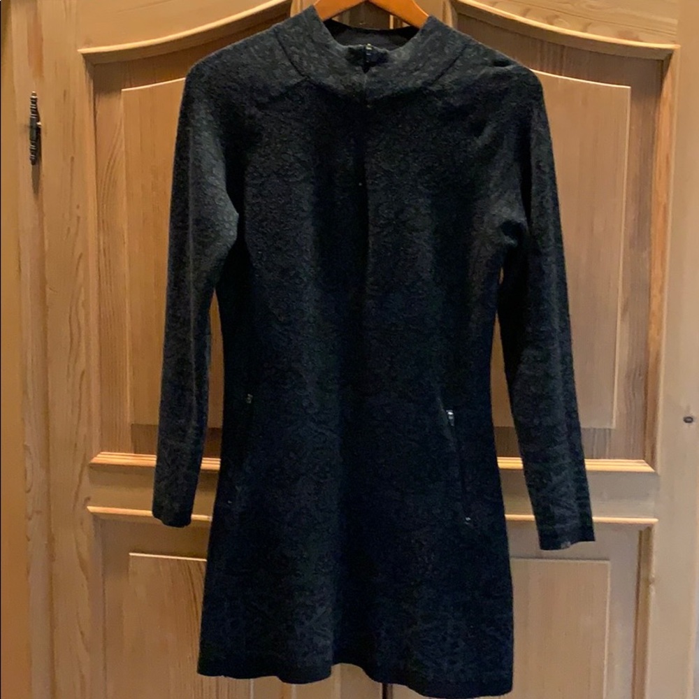 Cynthia Rowley paisley gray/black sweater dress